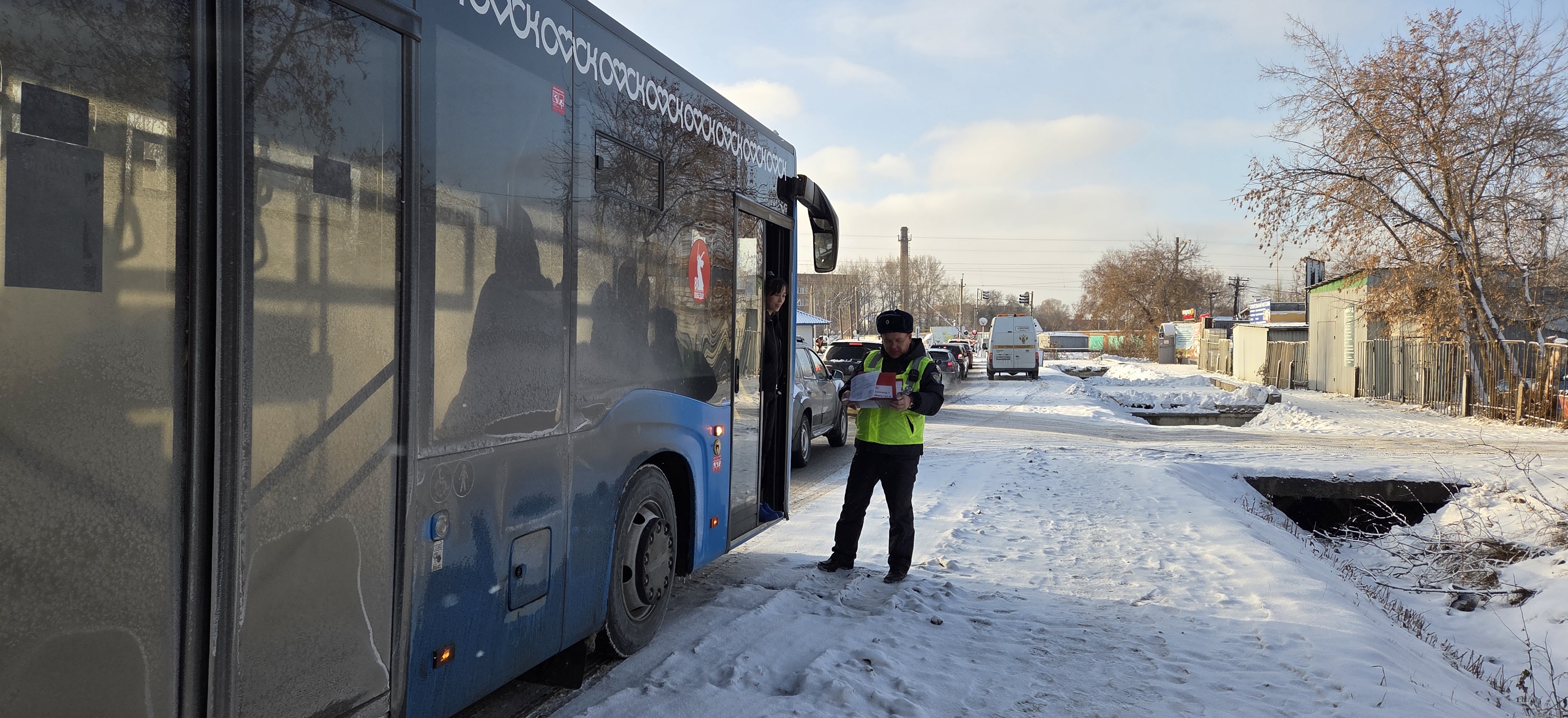 Обеспечение безопасности движения на железнодорожных переездах в Омске в рамках месячника «Внимание, переезд!»